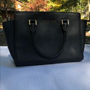 Black Michael Kors Shoulder Bag